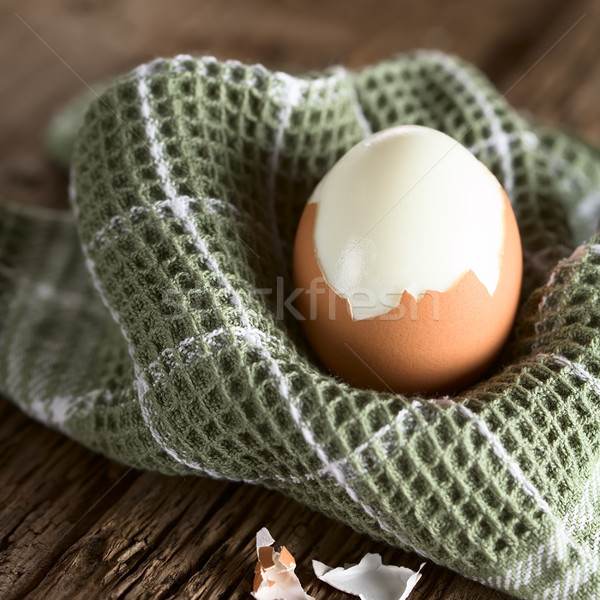 Cozinhado descascado marrom ovo cozinha toalha Foto stock © ildi