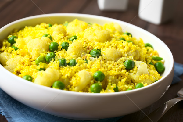 Foto stock: Cuscús · coliflor · chícharos · jengibre · ajo · la · luz · natural