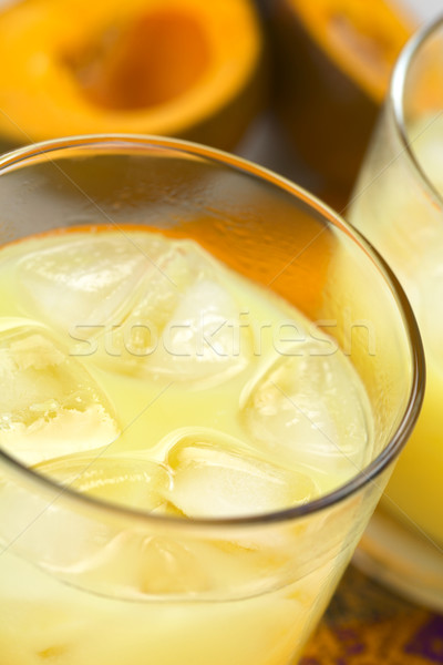 Crema licor frutas servido vidrio Foto stock © ildi