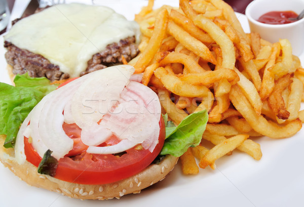 Americano queijo burger fresco salada restaurante Foto stock © ilolab