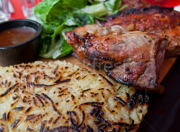 Gegrillt Steak gegrilltes Fleisch Rippen Platte hot sauce Stock foto © ilolab