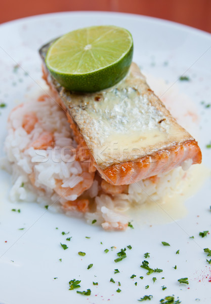 Foto d'archivio: Alla · griglia · salmone · limone · cucina · francese · piatto · pomodoro