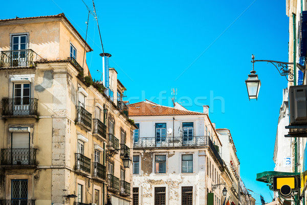 Mooie uitzicht op straat historisch bouwkundig Lissabon Portugal Stockfoto © ilolab