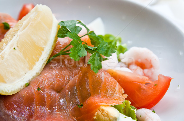 新鮮な 鮭 サラダ トマト 葉 油 ストックフォト © ilolab