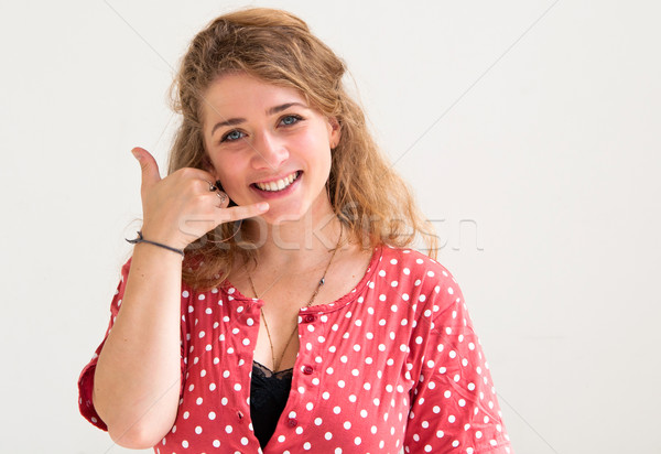 [[stock_photo]]: Jeune · femme · parler · cellulaires · téléphone · souriant · portrait