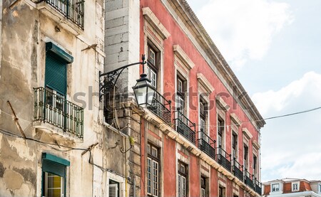 Mooie uitzicht op straat historisch bouwkundig Lissabon Portugal Stockfoto © ilolab