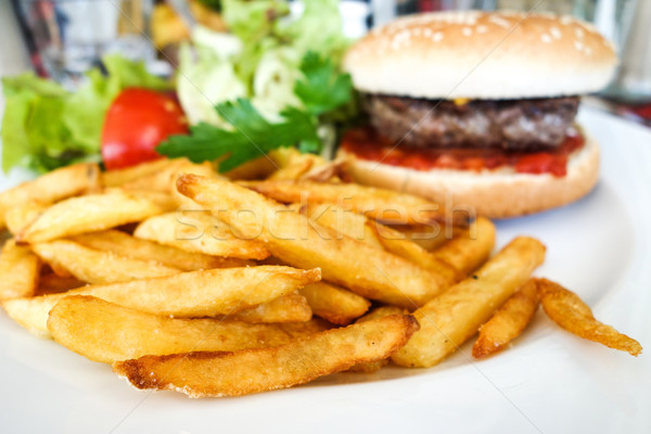 Amerikai sajt hamburger friss saláta zöld Stock fotó © ilolab
