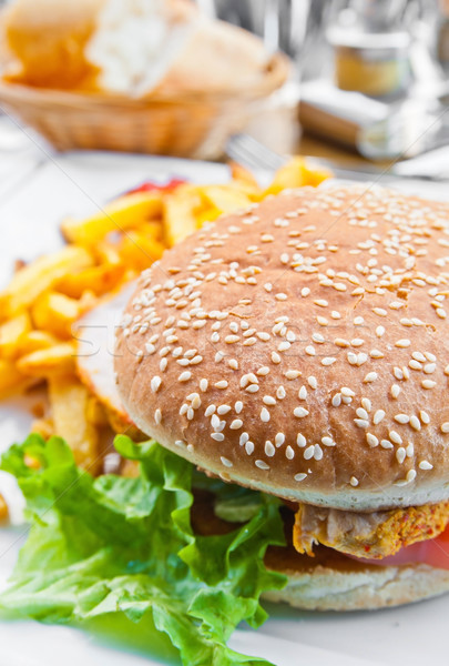 Sajt tyúk hamburger friss saláta étterem Stock fotó © ilolab