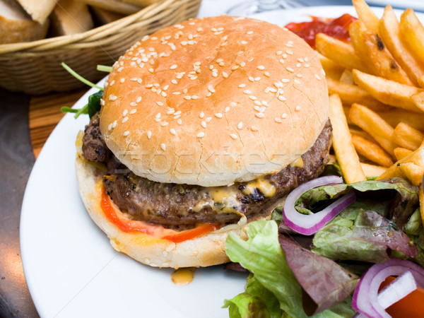 Amerikai hamburger sajt hamburger friss saláta Stock fotó © ilolab