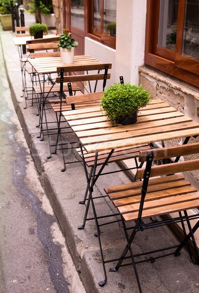 [[stock_photo]]: Vue · sur · la · rue · café · terrasse · restaurant · table · hôtel