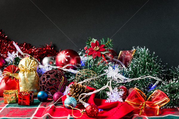 Noël décoration sombre arbre boîte cadeau [[stock_photo]] © ilolab