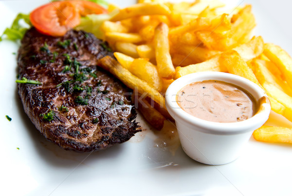 Lédús steak marhahús hús paradicsom krumpli Stock fotó © ilolab