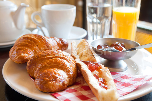 Ontbijt vers croissant sinaasappelsap heerlijk brood Stockfoto © ilolab