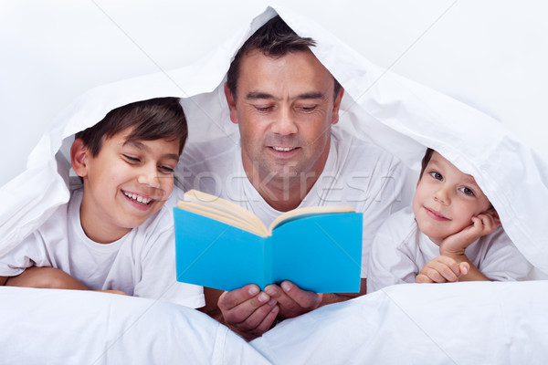 Foto stock: Pai · leitura · história · pequeno · família · tempo