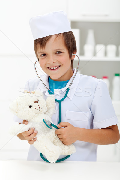 Stok fotoğraf: Küçük · erkek · oynama · veteriner · doktor · stetoskop