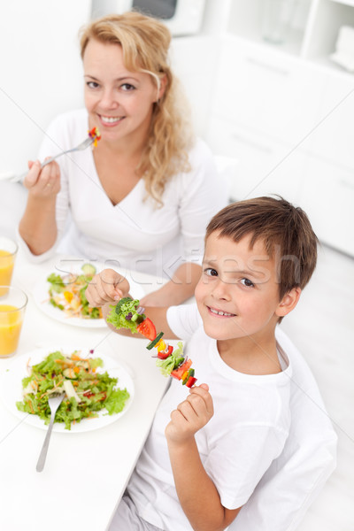 Gesunde Ernährung glückliche Menschen Essen Familie Kinder glücklich Stock foto © ilona75