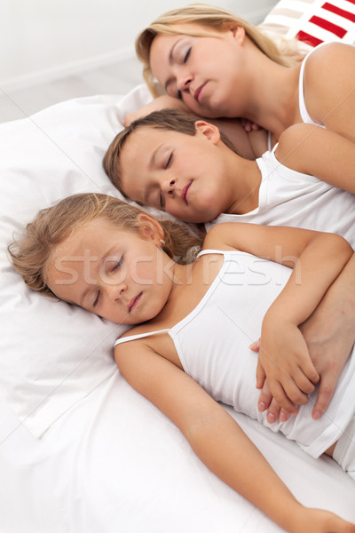 Bon été après-midi sieste femme enfants Photo stock © ilona75