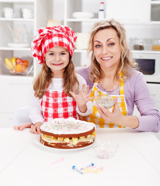 Készít torta enyém születésnap kislány anya Stock fotó © ilona75
