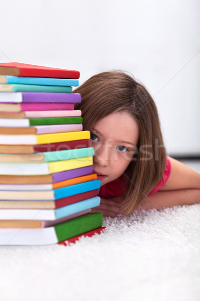 Genç kız gizleme arkasında kitaplar okul Stok fotoğraf © ilona75