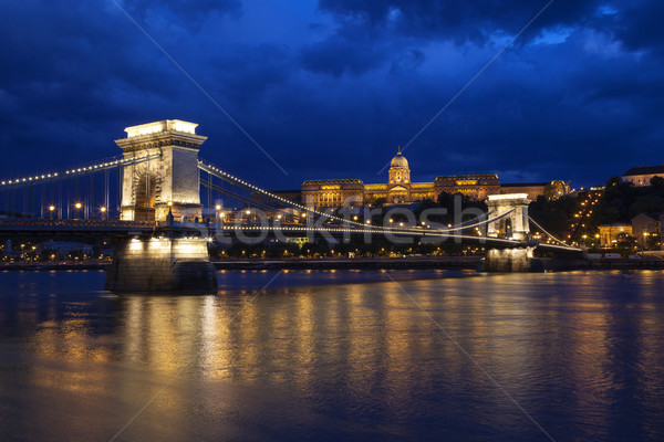 Gece zincir köprü Budapeşte yan Stok fotoğraf © Imagecom