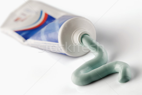 Tandpasta uit buis bescherming fotografie witte achtergrond Stockfoto © imagedb