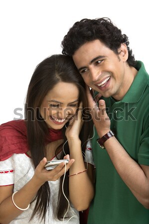 [[stock_photo]]: Couple · amour · technologie · souriant