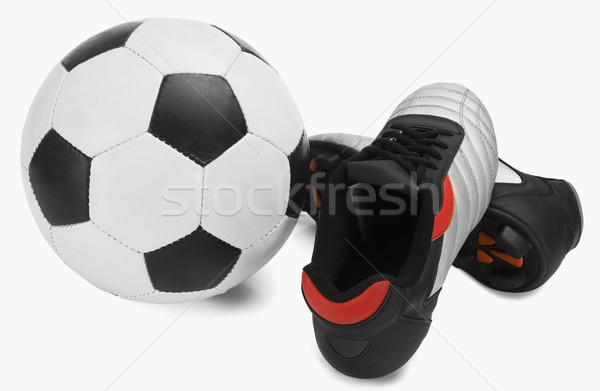 Foto stock: Primer · plano · balón · de · fútbol · par · zapatos · fútbol · negro