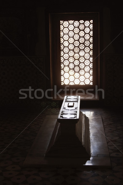 Tomba mausoleo tomba design finestra morte Foto d'archivio © imagedb