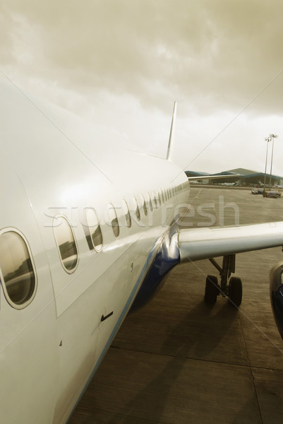 Avion aéroport new delhi Inde ciel aile [[stock_photo]] © imagedb