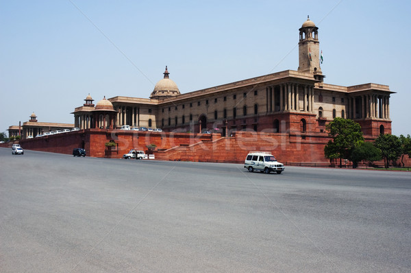 Voitures déplacement route gouvernement bâtiment new delhi [[stock_photo]] © imagedb