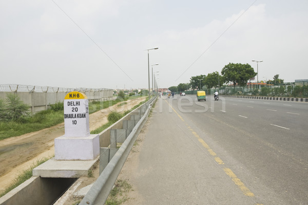 Bord de la route autoroute new delhi Inde ciel route Photo stock © imagedb