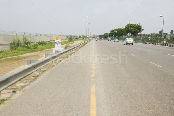 Járművek autópálya Új-Delhi India égbolt autó Stock fotó © imagedb