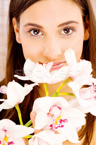 Mulher bonita flores bastante morena mulher atrás Foto stock © imarin