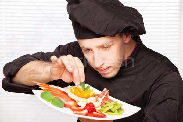 Stockfoto: Chef · heerlijk · vruchten · plaat · zwarte · uniform