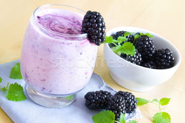 Smoothie Brombeeren lila Glas trinken Milch Stock foto © IngaNielsen