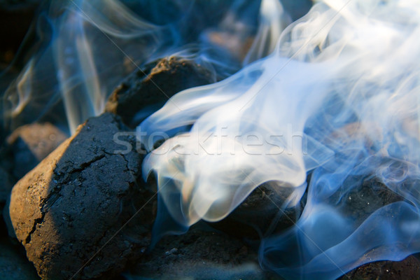 Fum grătar incendiu fierbinte orizontala Imagine de stoc © IngaNielsen