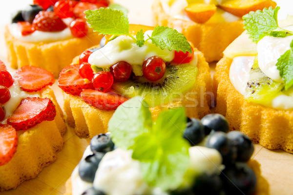 Keksz puding gyümölcsök étel torta citromsárga Stock fotó © IngaNielsen