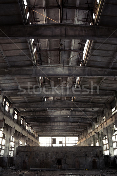Opuszczony przemysłowych wnętrza budowy farby tle Zdjęcia stock © inoj