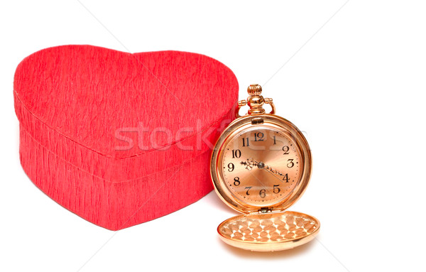 Roşu cutie inimă ceas de buzunar alb dragoste Imagine de stoc © inxti