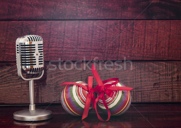 Foto stock: Natal · vintage · microfone · velho · mão