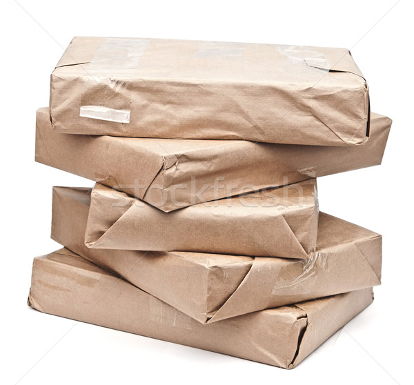 Imagine de stoc: Hartie · de · ambalaj · pachete · transport · posta · livrare · carton