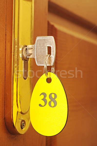 門 木 翼 門的鑰匙 鎖孔 數 商業照片 © inxti