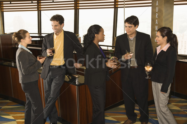Ludzi biznesu bar różnorodny grupy pitnej Zdjęcia stock © iofoto