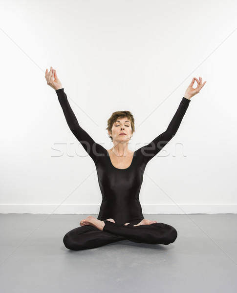 Kobieta medytacji portret dość posiedzenia Zdjęcia stock © iofoto