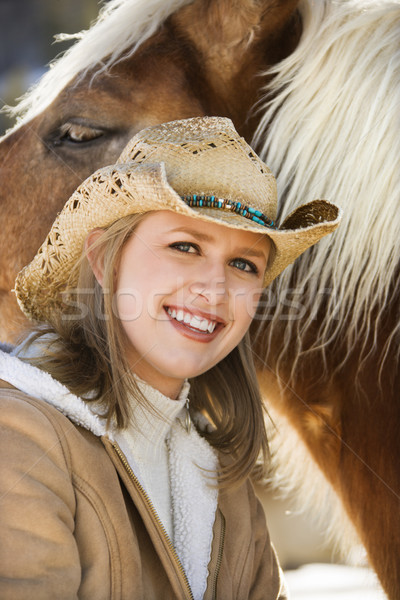 Mujer caballo jóvenes caucásico sombrero de vaquero Foto stock © iofoto