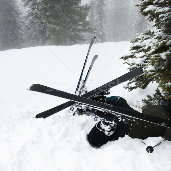 Ski ongeval sneeuw boom crash mist Stockfoto © iofoto
