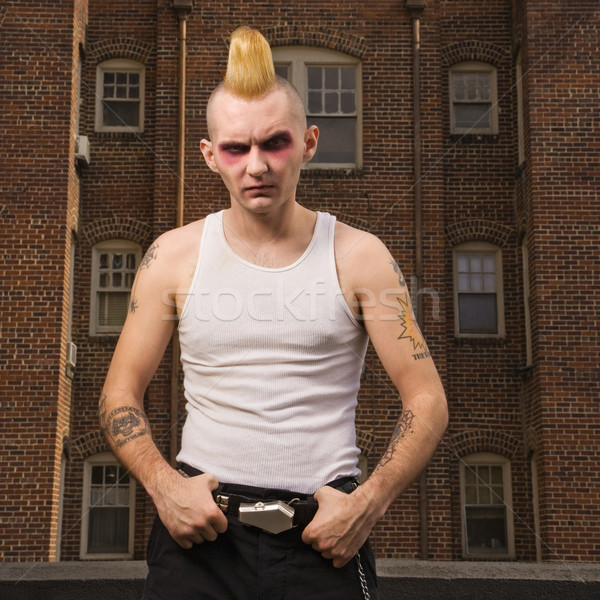 Portret punk buiten kaukasisch mannelijke gebouw Stockfoto © iofoto