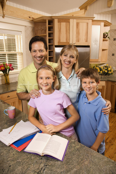 Familienbild Küche Familie vier stehen Stock foto © iofoto