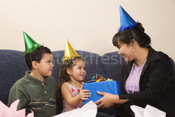 Stockfoto: Familie · vieren · verjaardag · moeder · aanwezig · dochter