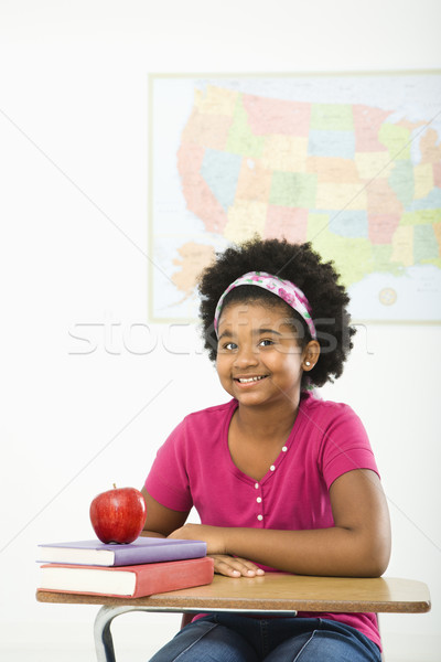 Iskolás lány afroamerikai lány ül iskola asztal Stock fotó © iofoto